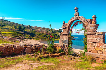 ISLA AMANTANI